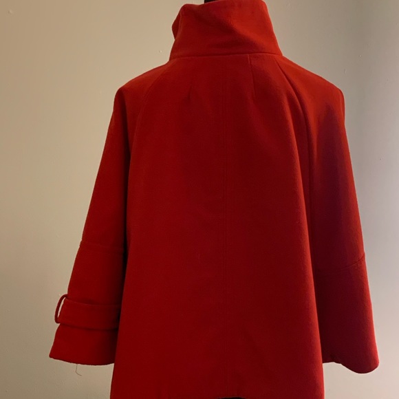 Stradivarius red cape - Picture 3 of 5